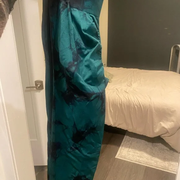 Women's Green Tie-Dye Leggings - Picture 6 of 6